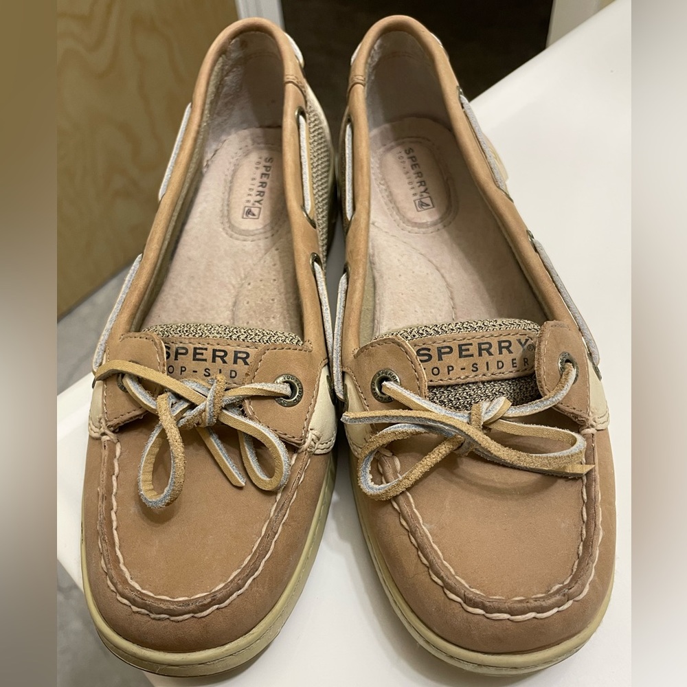 SPERRY Angelfish boat shoes memory foam & traction LIKE NEW
